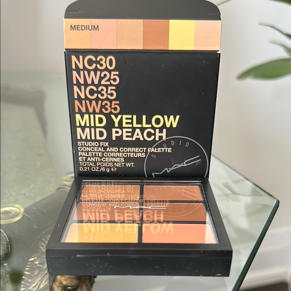 MAC Studio Fix Conceal & Correct Palette